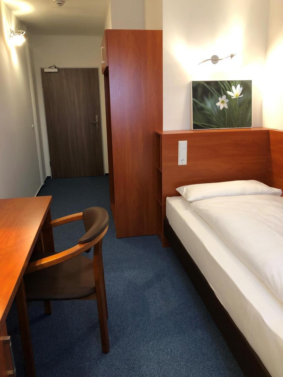 Hotel Mirabell แอร์ลังเงิน ภายนอก รูปภาพ