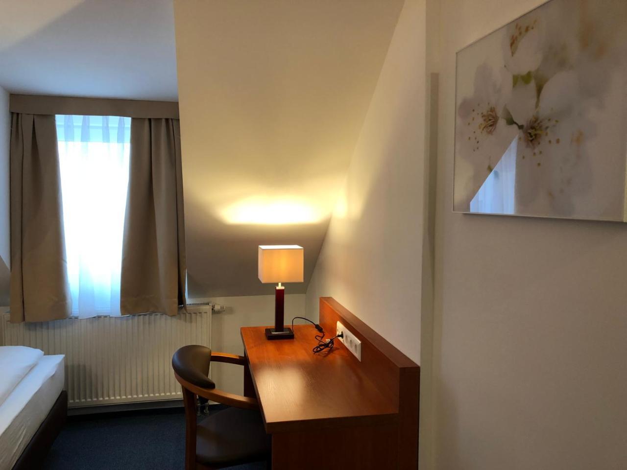 Hotel Mirabell แอร์ลังเงิน ภายนอก รูปภาพ
