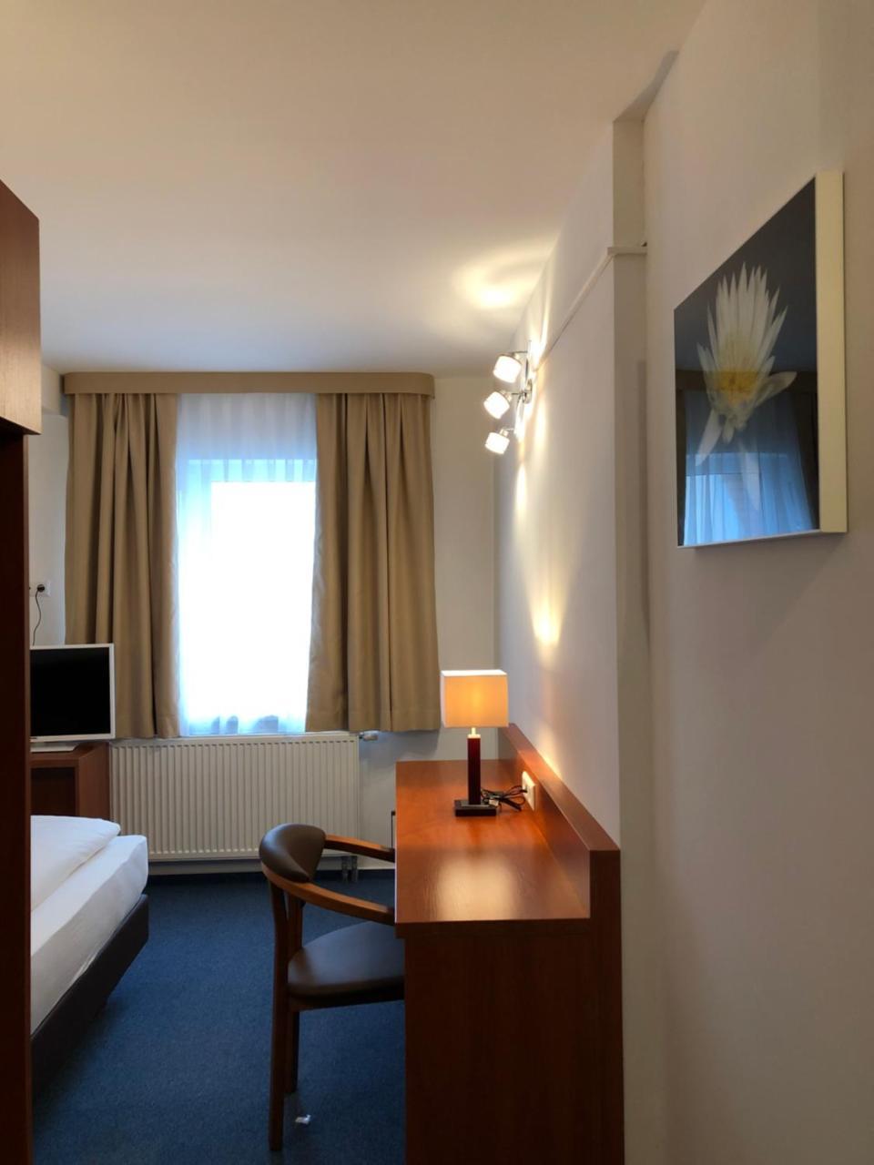Hotel Mirabell แอร์ลังเงิน ภายนอก รูปภาพ